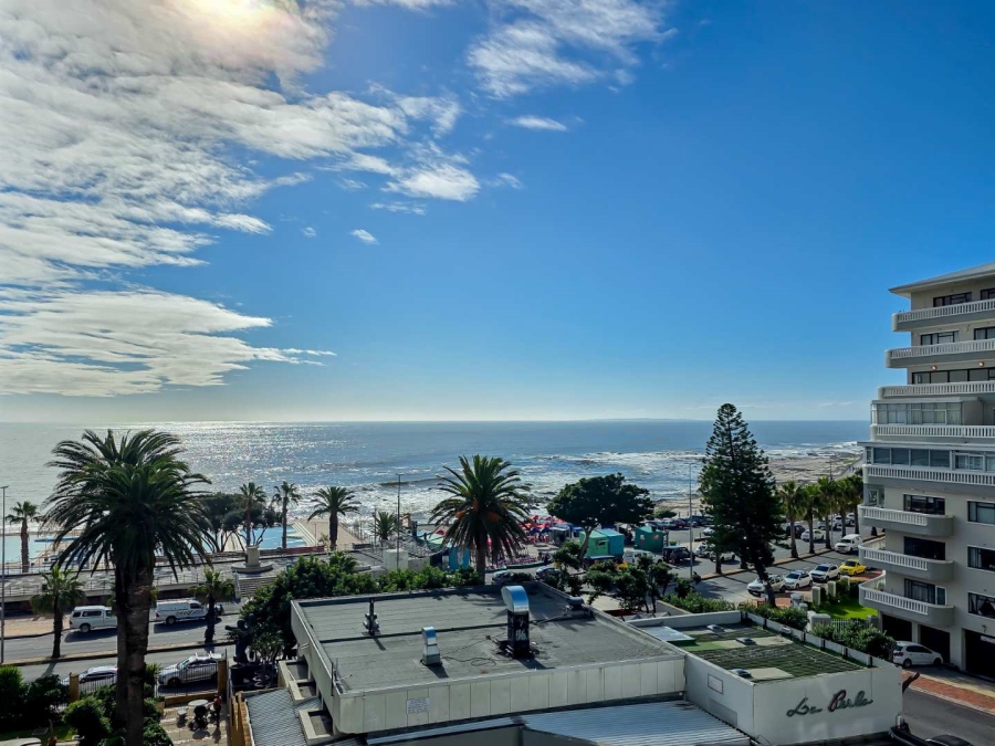2 Bedroom Property for Sale in Sea Point Western Cape
